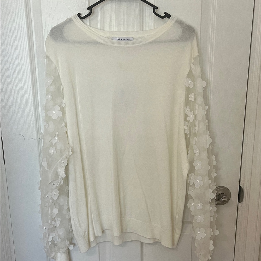 Sioni White Floral-Appliqué Sleeve Pullover